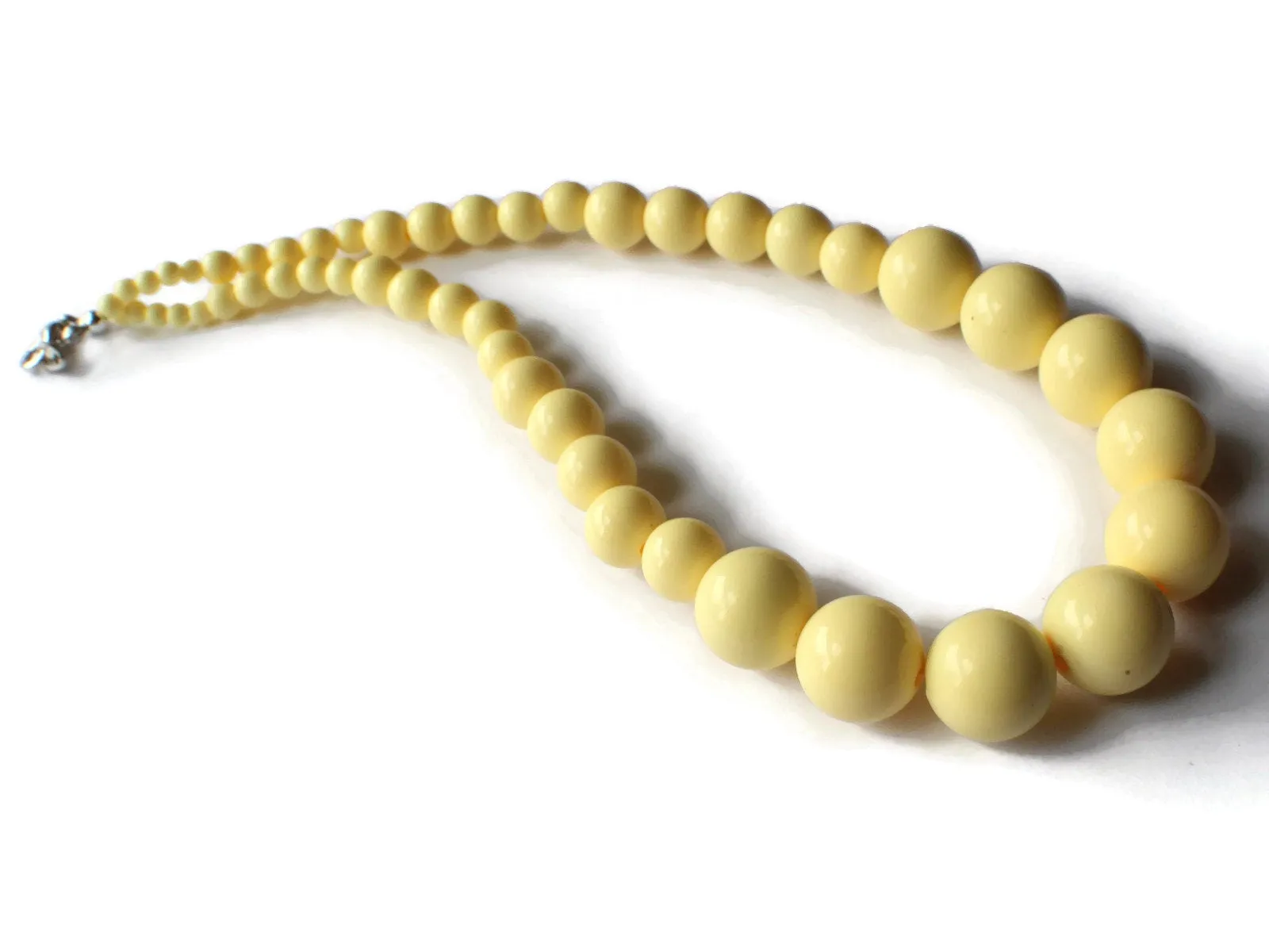 16 Inch Yellow Graduated Bead Necklace Vintage Necklace bL2