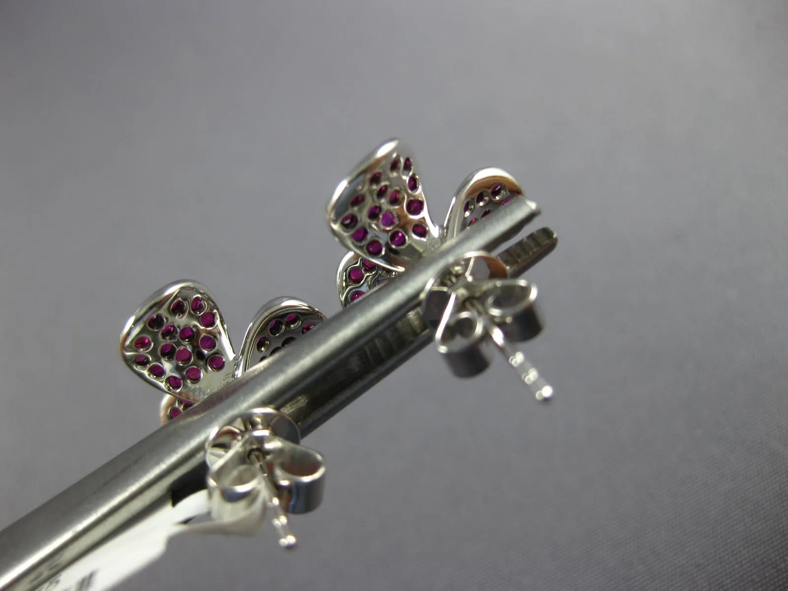 ESTATE 1.06CT AAA RUBY 18KT WHITE GOLD 3D 3 LEAF CLOVER FLOWER STUD EARRINGS