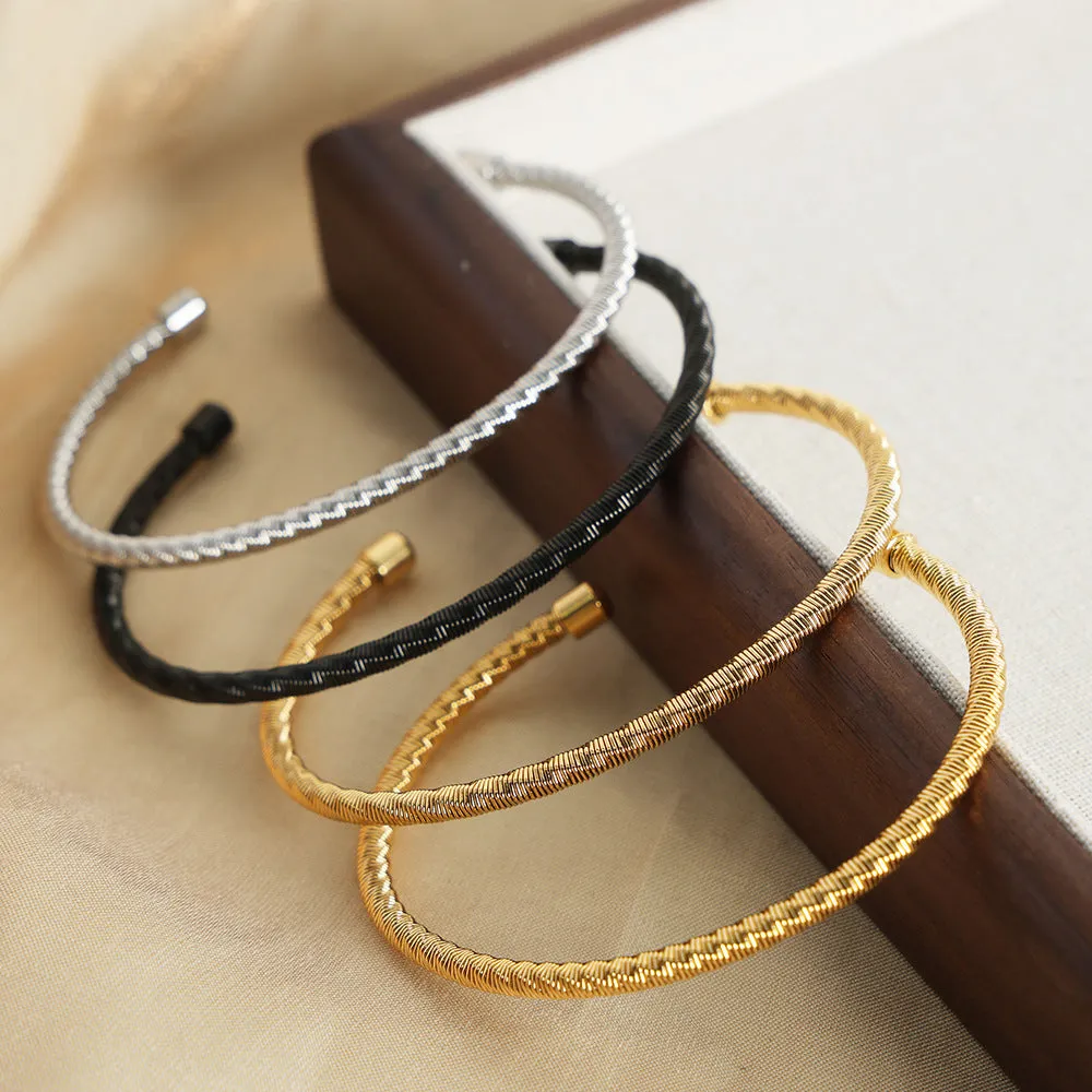 Fashionable Titanium Steel Gold-Plated Bracelet with Unique Opening Design for Women