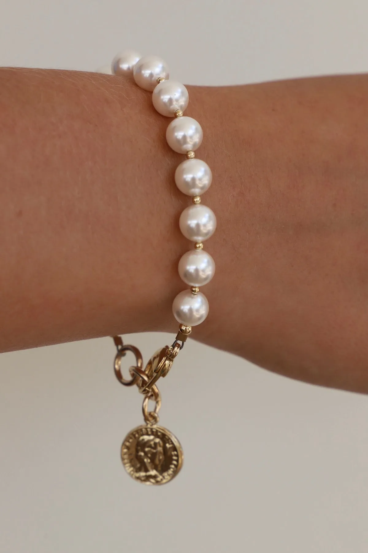 LORA PEARL BRACELET