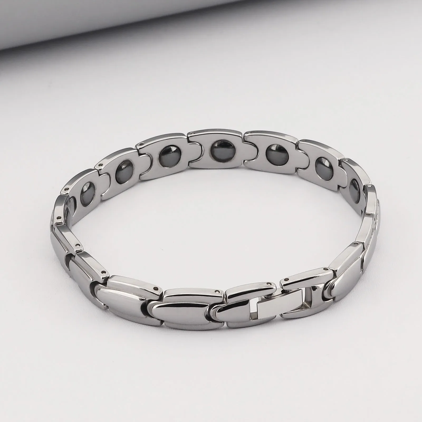 Men's Magnetic Titanium Stainless Steel Bracelet – Sleek and Durable Design for Pain Relief, Hypoallergenic, and Comfortable for Daily Wear