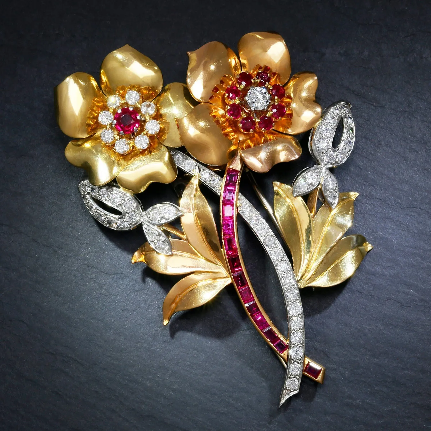 Retro Double Rose Brooch with Rubies and Diamonds in Platinum/Gold