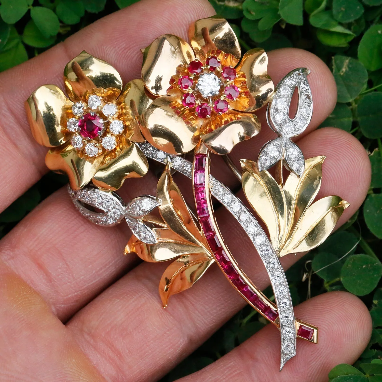 Retro Double Rose Brooch with Rubies and Diamonds in Platinum/Gold