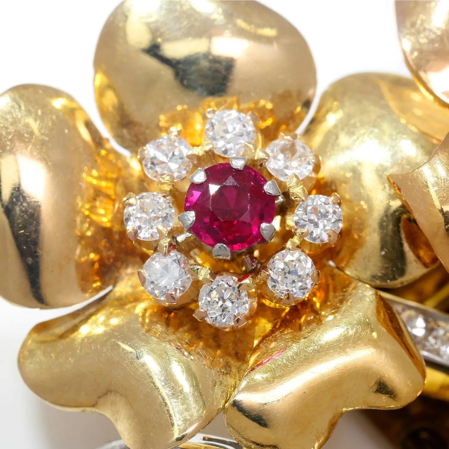 Retro Double Rose Brooch with Rubies and Diamonds in Platinum/Gold