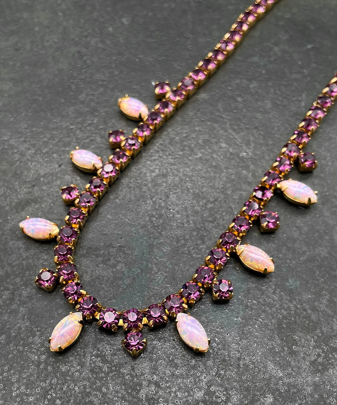 【UK買付】ヴィンテージ オパールガラス パープルビジュー ネックレス/Vintage Opal Glass Purple Bijou Necklace