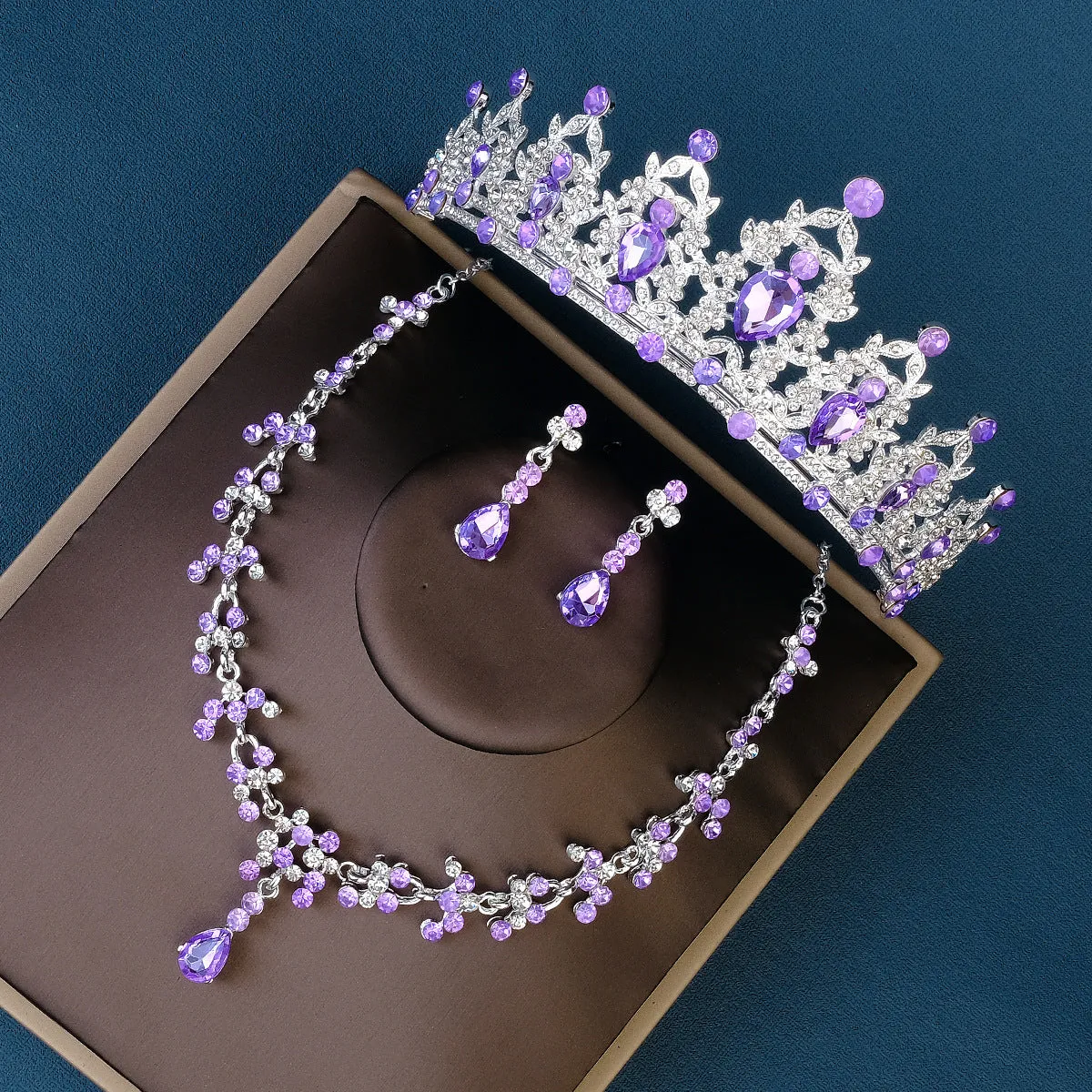 Women wedding bridal tiara crown three-piece set Internet celebrity model live broadcast jewelry wedding necklace earrings set